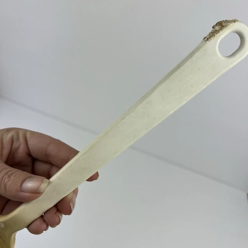 VTG Almond Beige Tailor Made Products Plastic Nylon Utensil Slotted Spoon Flaw‎